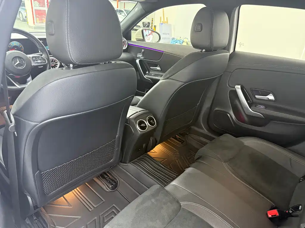 Mercedes-Benz A-Class 2022 — фото 10