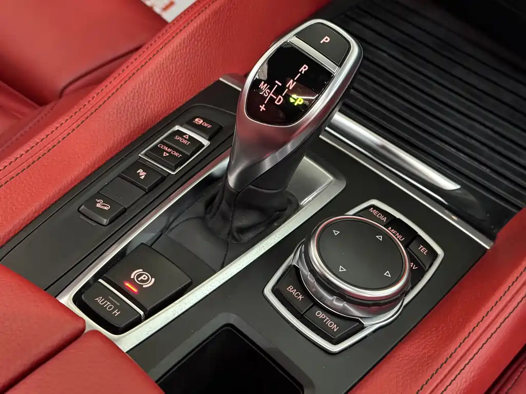 BMW X6 2016 — фото 16