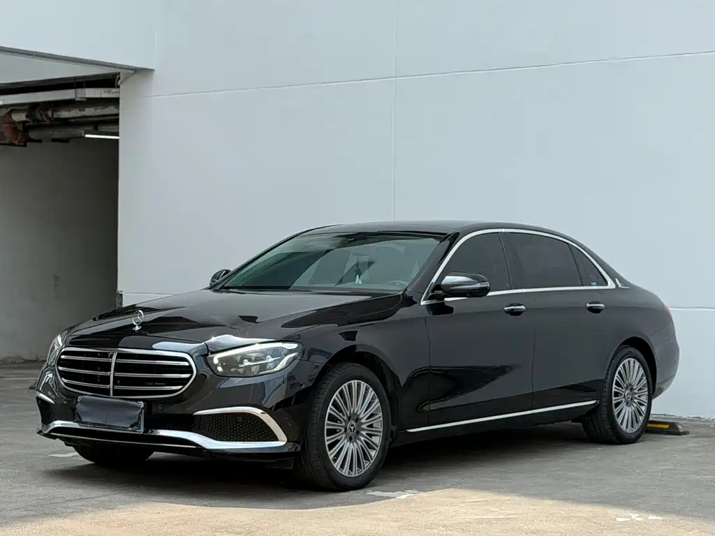Mercedes-Benz E-Class 2023 — фото 2