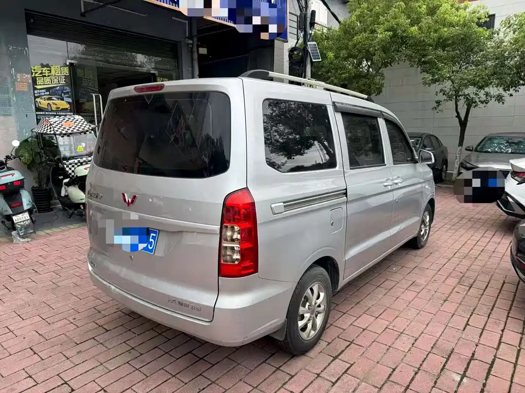 Wuling Hongguang V 2020 — фото 9