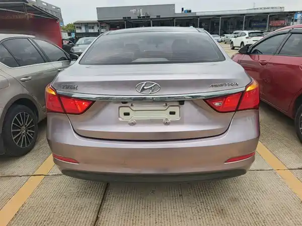 Hyundai Mistra 2014
