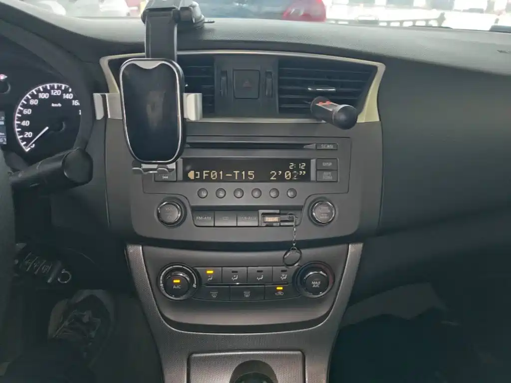Nissan Sylphy 2015 — фото 13