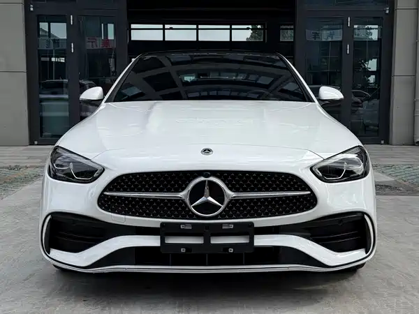 Mercedes-Benz C-Class 2024