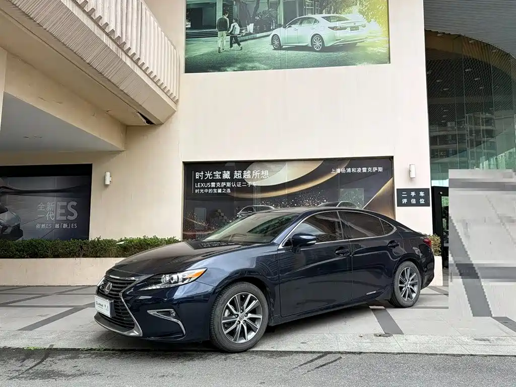 Lexus ES 2017