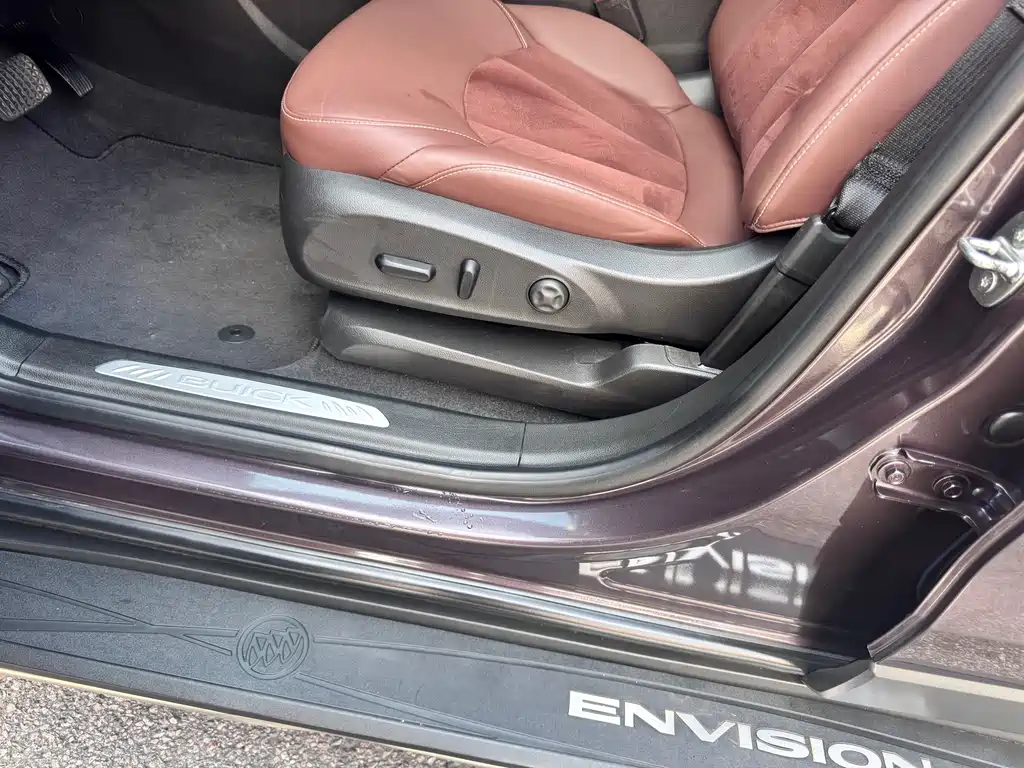 Buick Envision Plus 2017 — фото 12