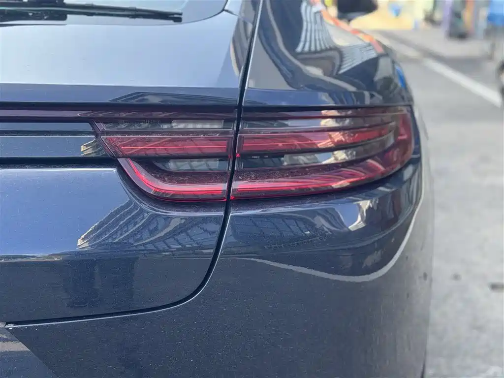 Porsche Panamera 2019 — фото 24