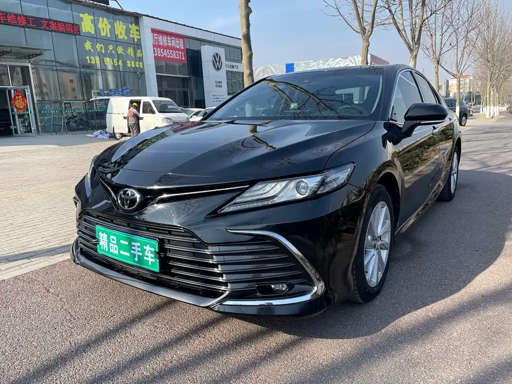 Toyota Camry 2021 — фото 1