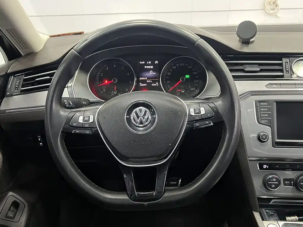Volkswagen Viloran 2017 — фото 10