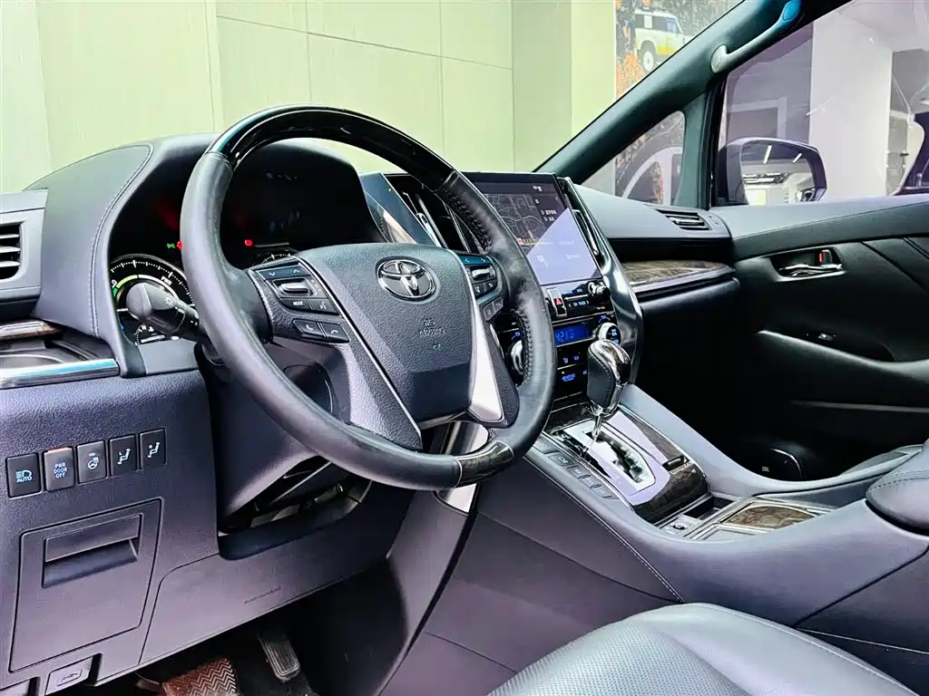 Toyota Vellfire 2021 — фото 8