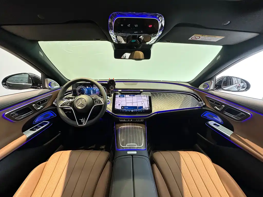Mercedes-Benz E-Class 2025 — фото 12