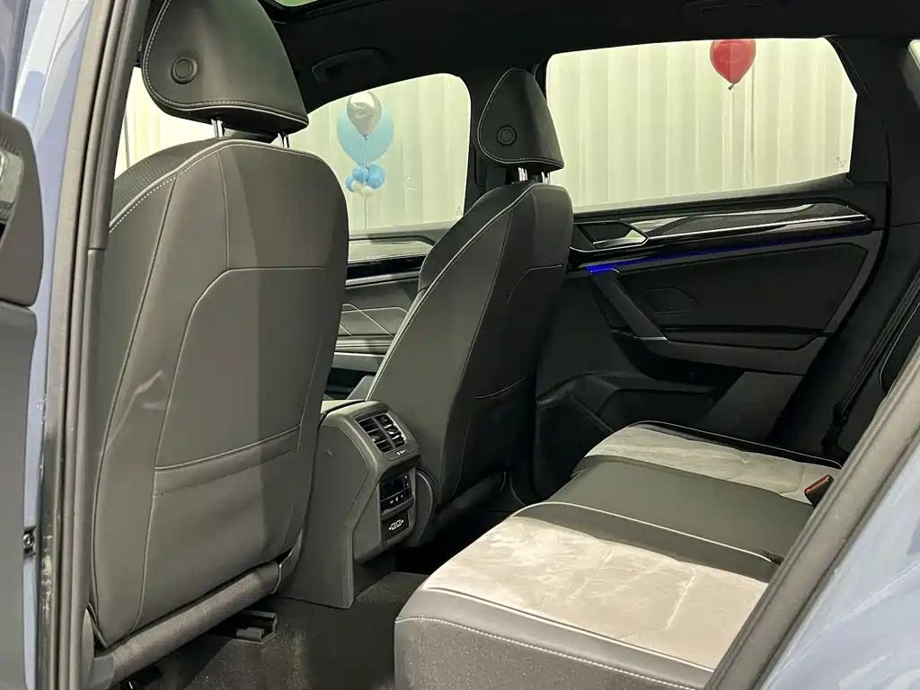 Volkswagen X 2020