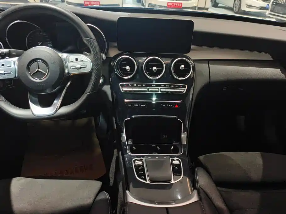 Mercedes-Benz C-Class 2019 — фото 13