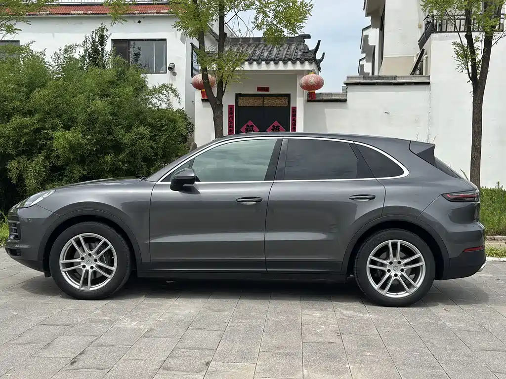 Porsche Cayenne 2020 — фото 16
