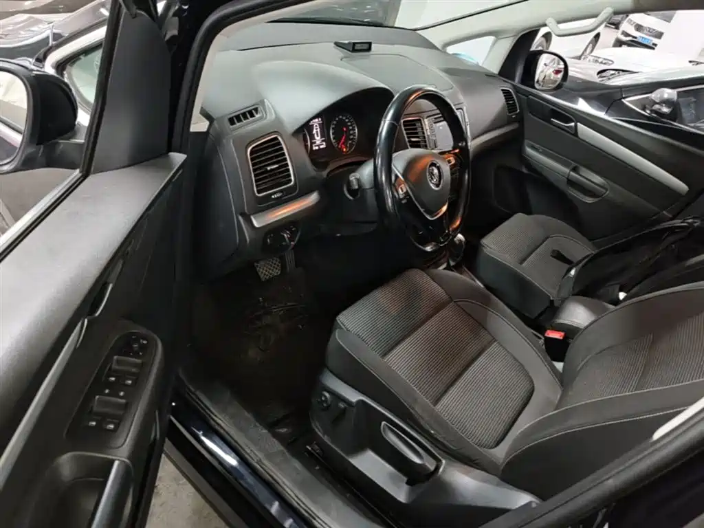 Volkswagen Sharan 2018 — фото 16