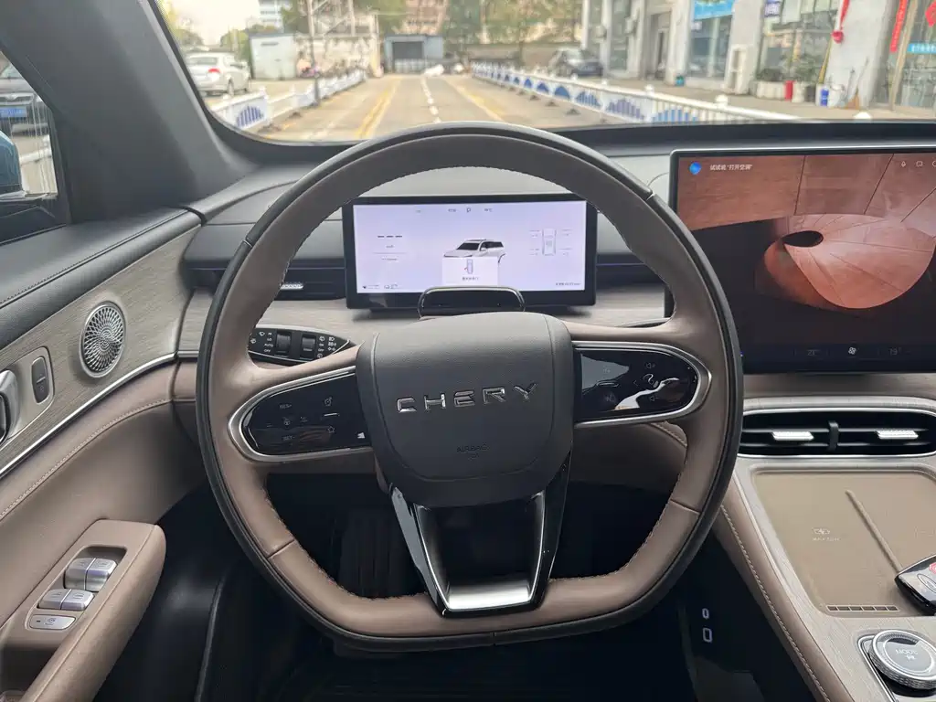 Chery Tiggo 8 PLUS C-DM 2025 — фото 17
