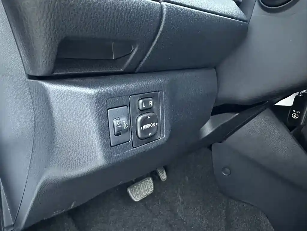 Toyota Yaris L 2022 — фото 15