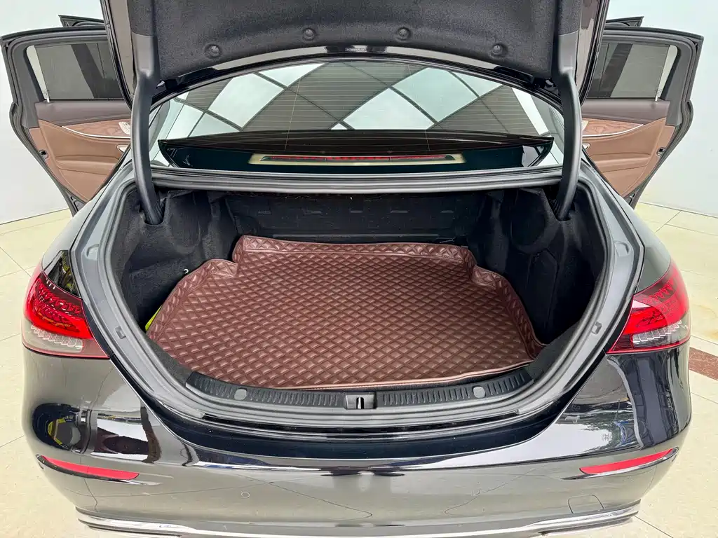 Mercedes-Benz E-Class 2022 — фото 22