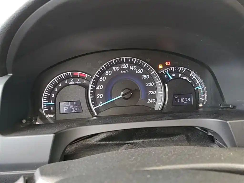 Toyota Camry 2016 — фото 11