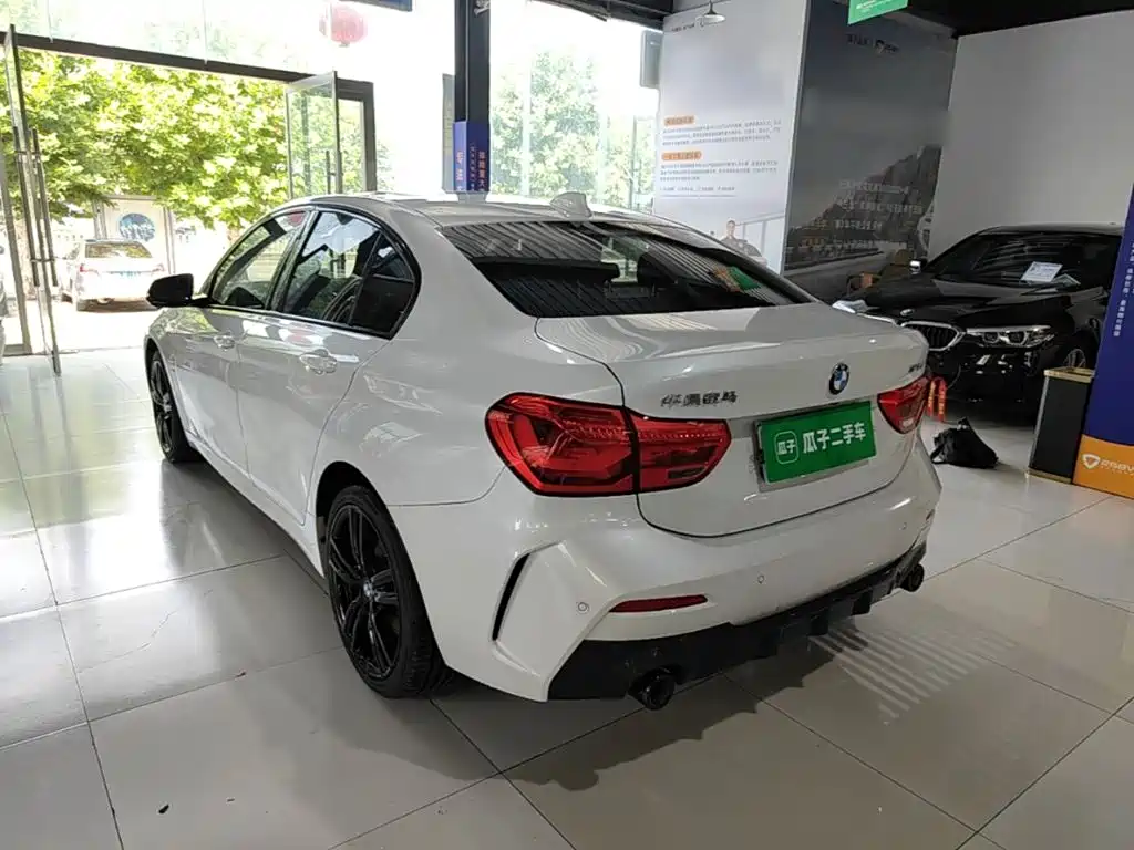 BMW 1 Series 2021