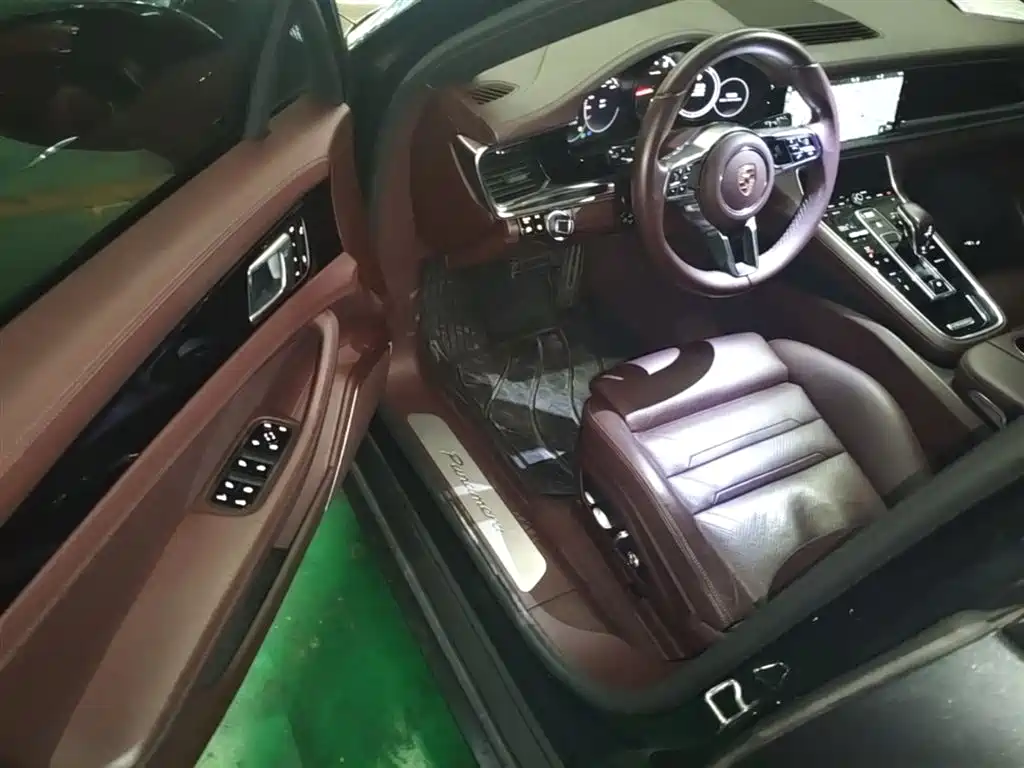 Porsche Panamera 2018 — фото 16