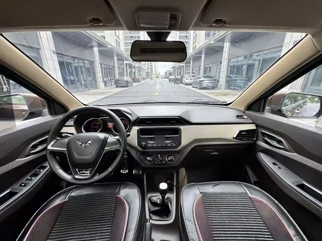 Wuling Hongguang 2019 — фото 12