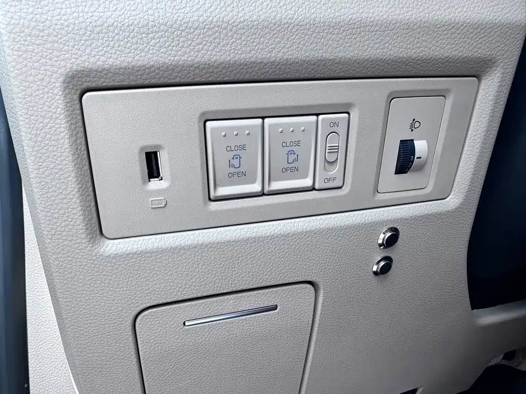 Ford Tourneo 2023 — фото 22