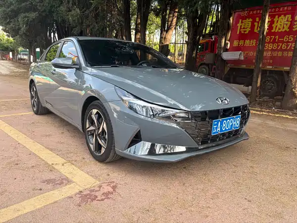 Hyundai Elantra 2022