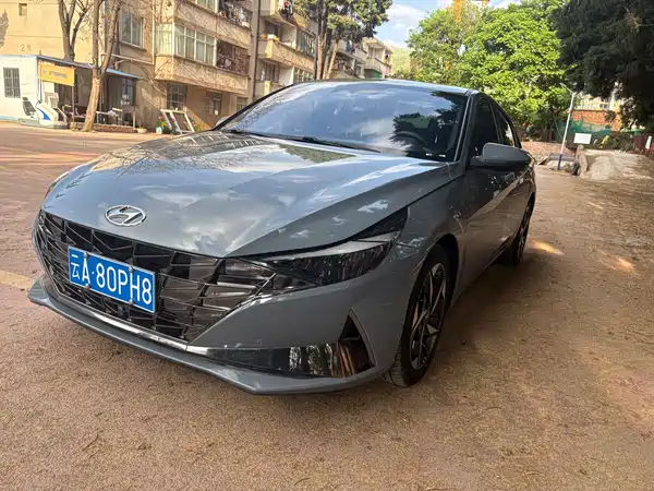 Hyundai Elantra 2022
