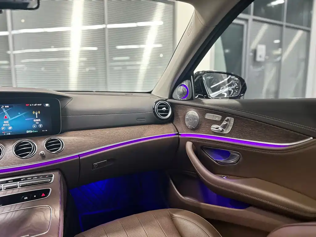 Mercedes-Benz E-Class 2023 — фото 15