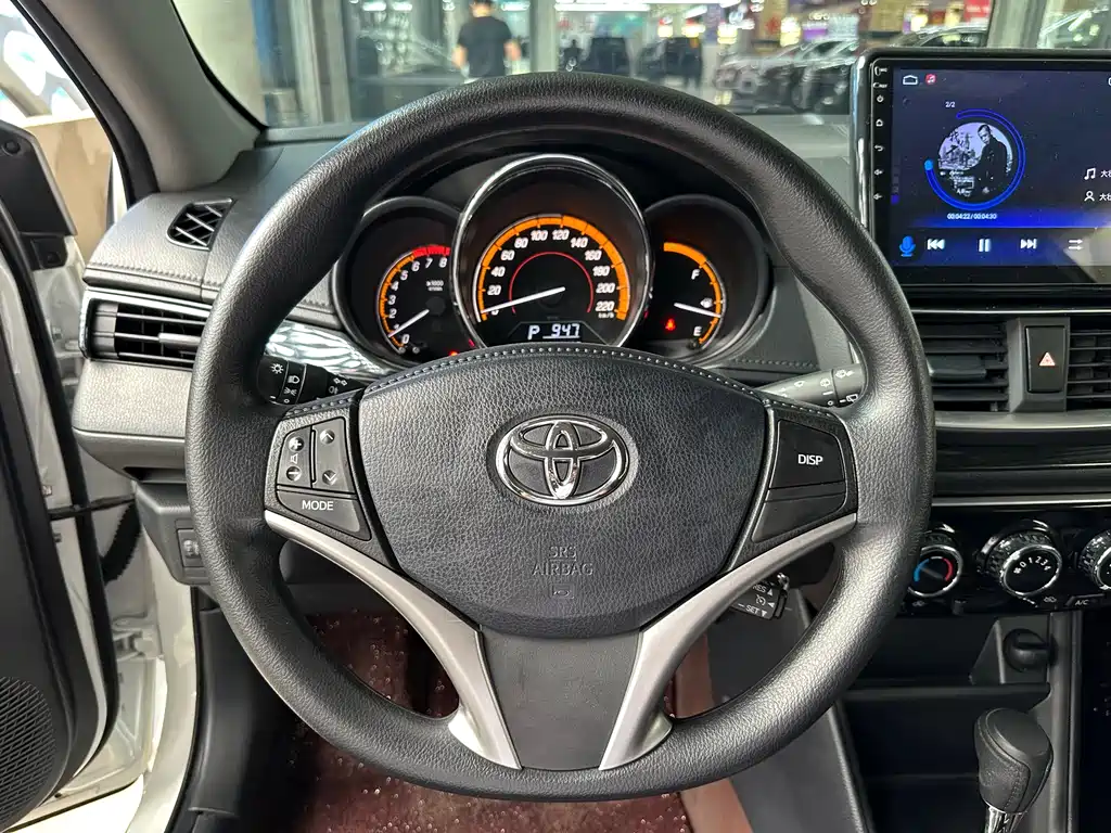 Toyota Yaris L 2022