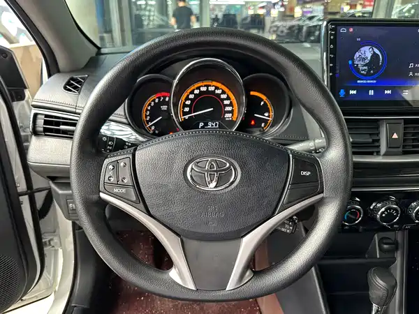 Toyota Yaris L 2022