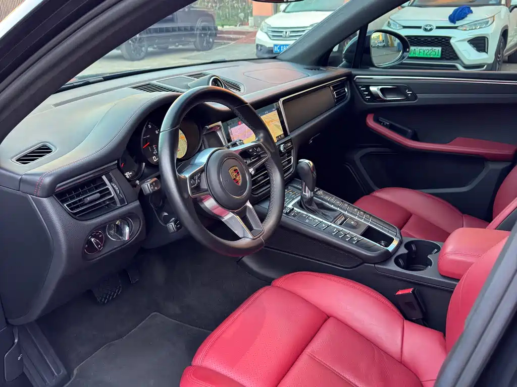 Porsche Macan 2021 — фото 18