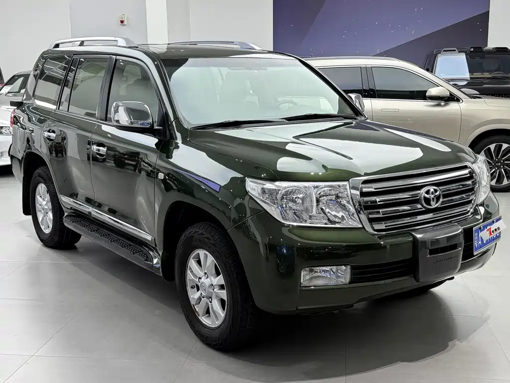 Toyota Land Cruiser 2011 — фото 2