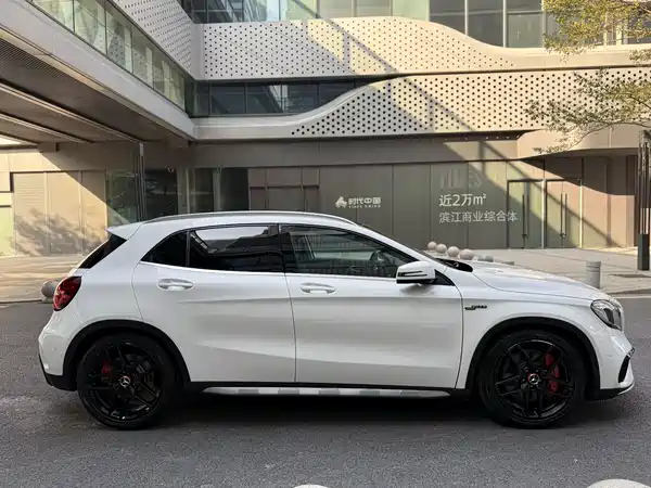 Mercedes-Benz GLA AMG 2017