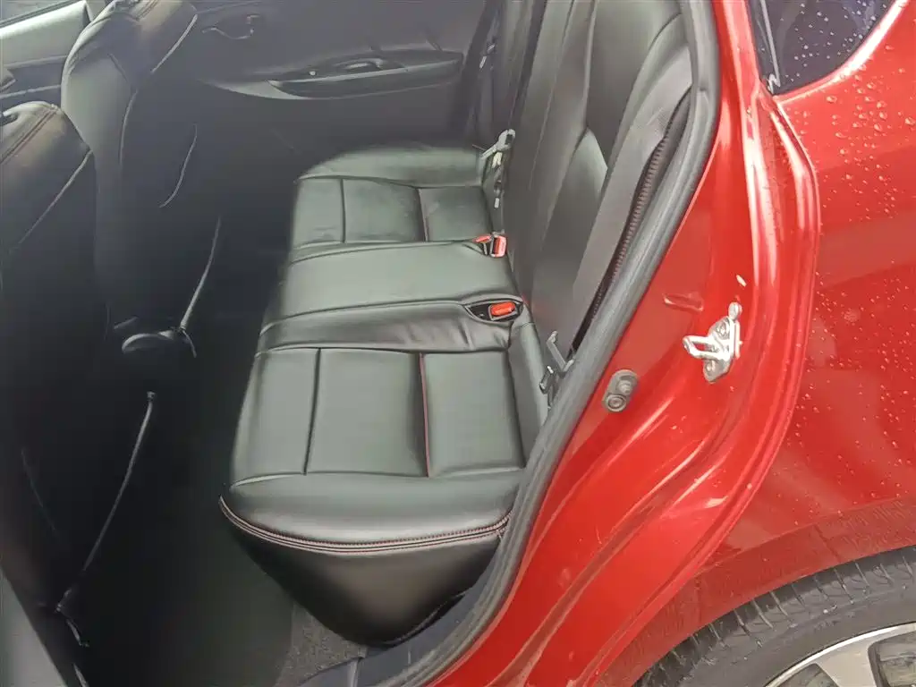 Toyota Yaris L 2017 — фото 13