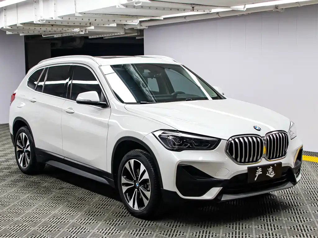 BMW X1 2022 — фото 3