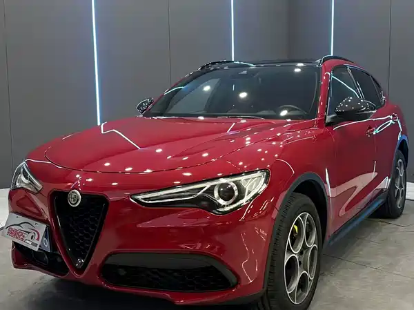 Alfa Romeo Stelvio 2021