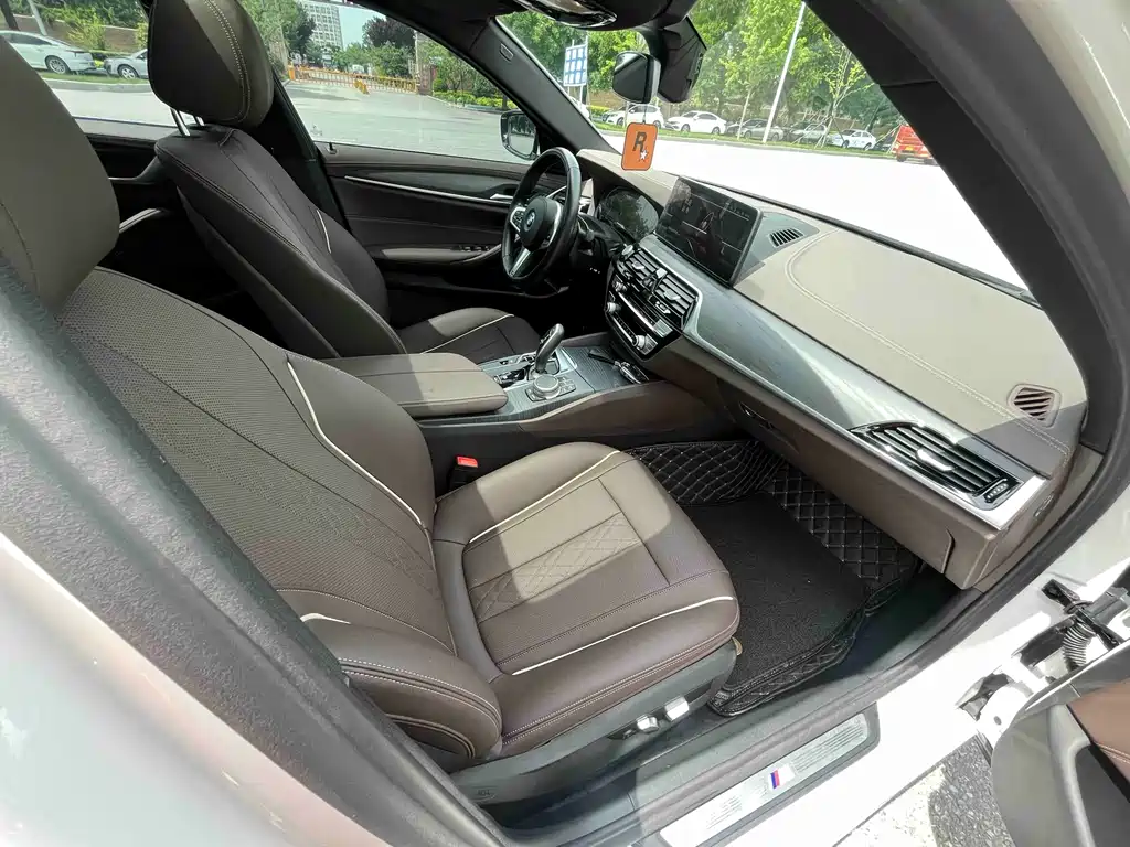 BMW 5 Series New Energy 2022 — фото 13