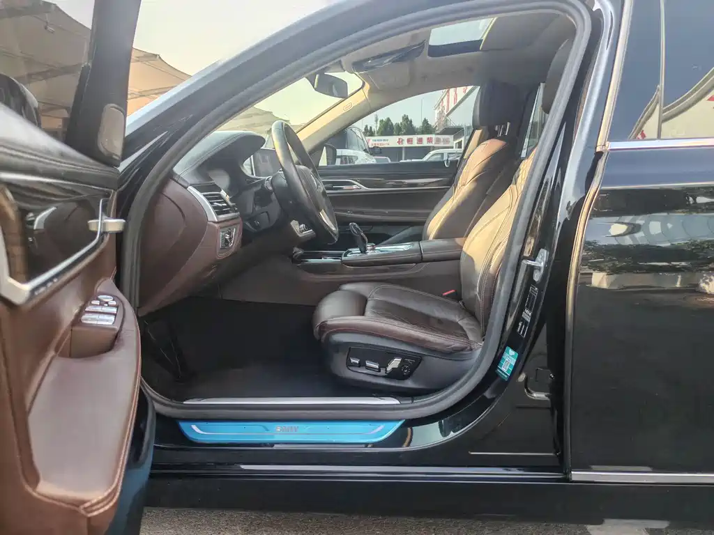 BMW 7 Series 2019 — фото 22