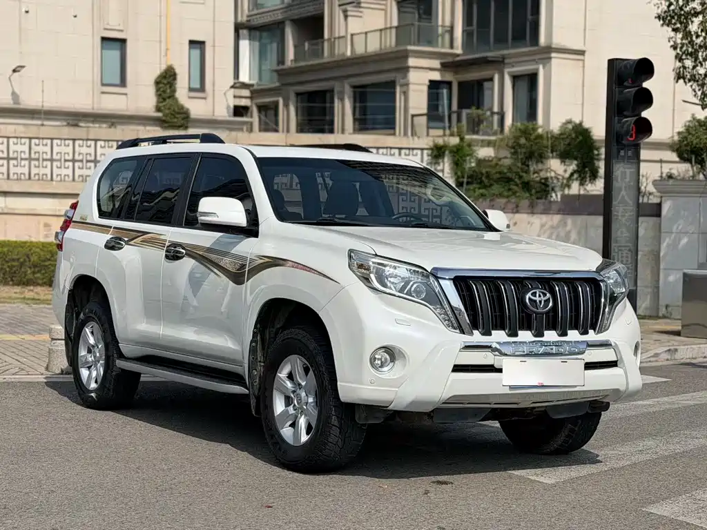 Toyota Prado 2017 — фото 2