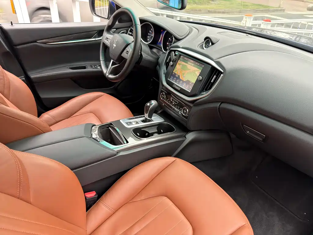 Maserati Ghibli 2016 — фото 13