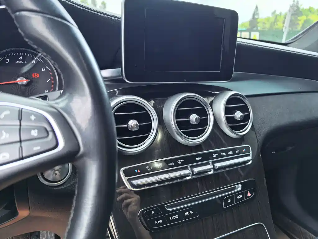 Mercedes-Benz GLC 2017 — фото 13