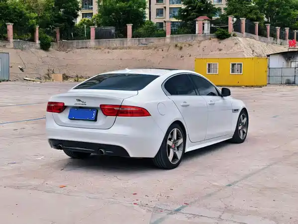 Jaguar XE 2016