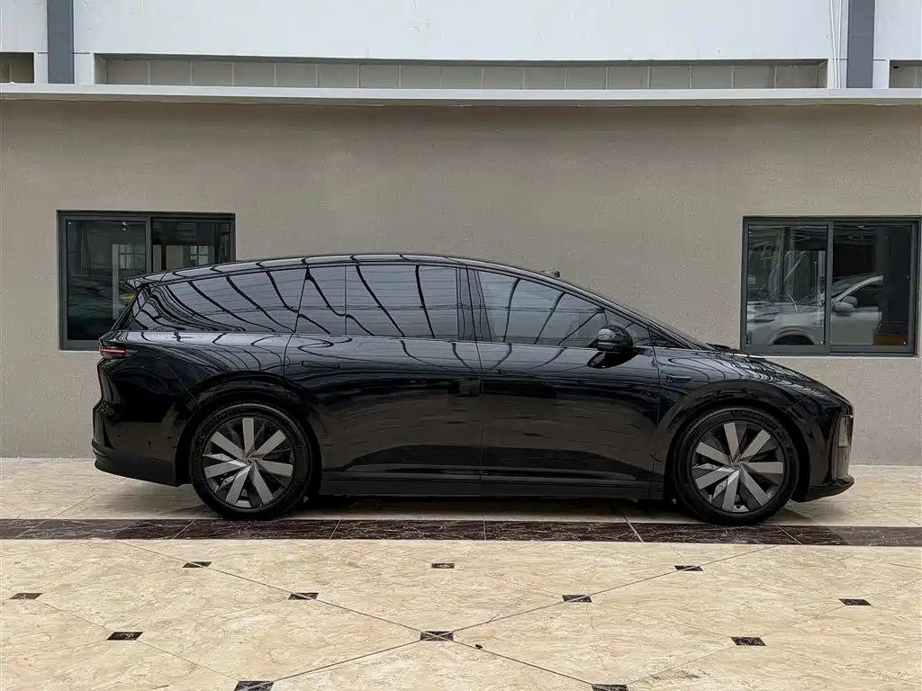 Li Auto i8 2026 — фото 3