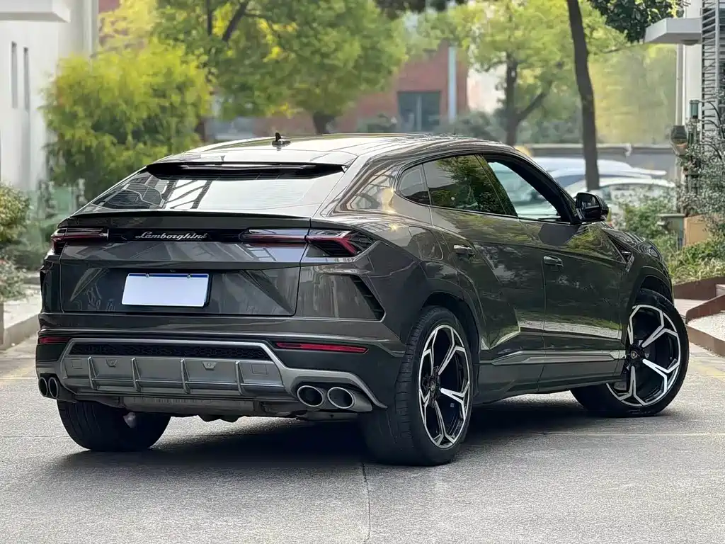 Lamborghini Urus 2019 — фото 7
