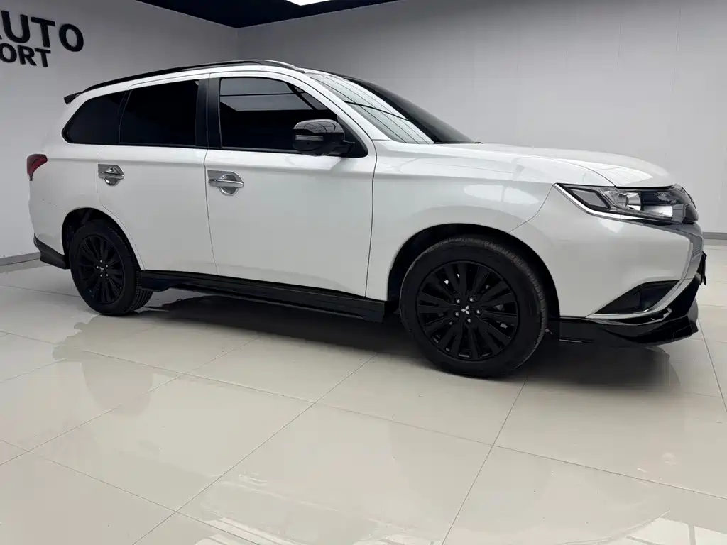 Mitsubishi Outlander 2022