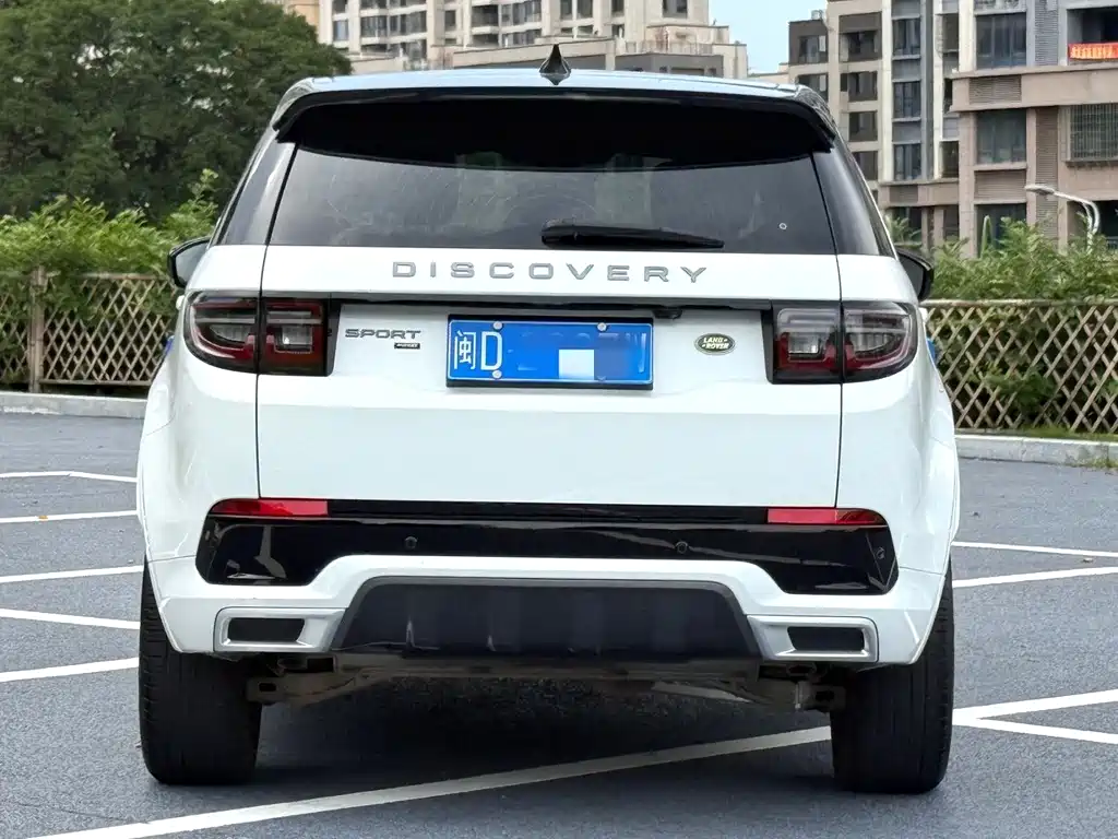 Land Rover Discovery Sport 2023 — фото 6