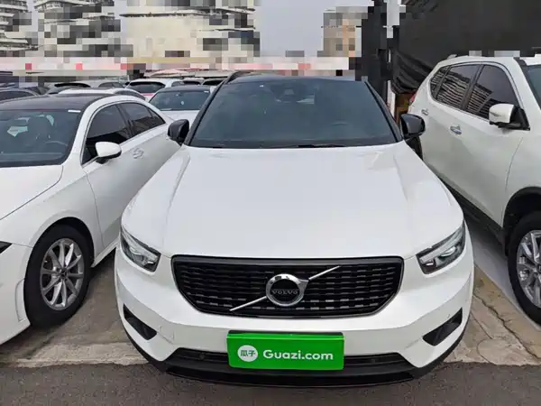 Volvo XC40 2021