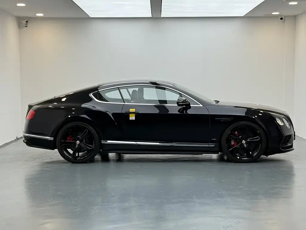 Bentley Continental 2018 — фото 17