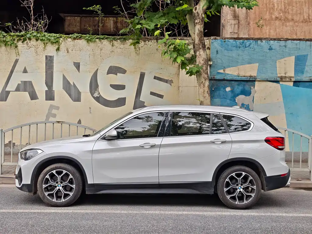 BMW X1 2022 — фото 3
